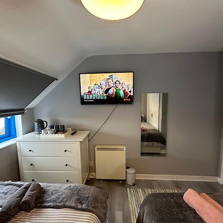 Wembley Serviced Apartment, 20Mins From Central Londra Esterno foto